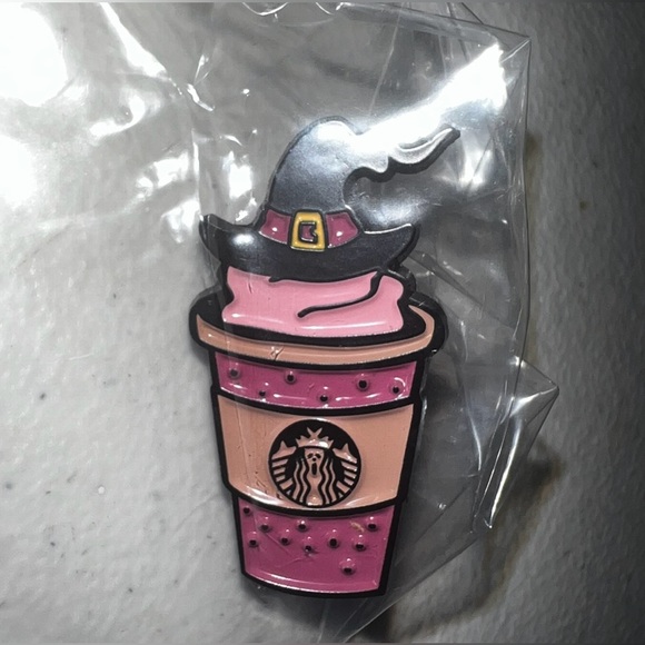 $2 WITCH HALLOWEEN PIN/BROOCH. ENAMEL/METAL. NEW. $2 WITH ANY $10 ORDER OR MORE - Picture 2 of 16
